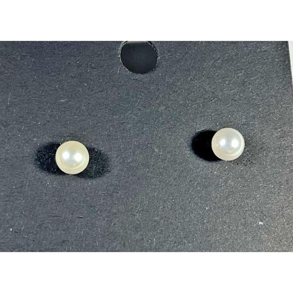 Lovely Faux Pearl Pierced Earrings Silver Tone Classic Studs Feminine Beauty